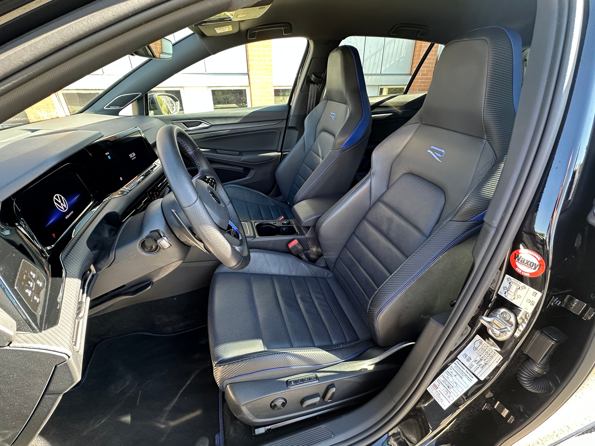 VW Golf 2.0 TSI R DSG 4Motion-image-7