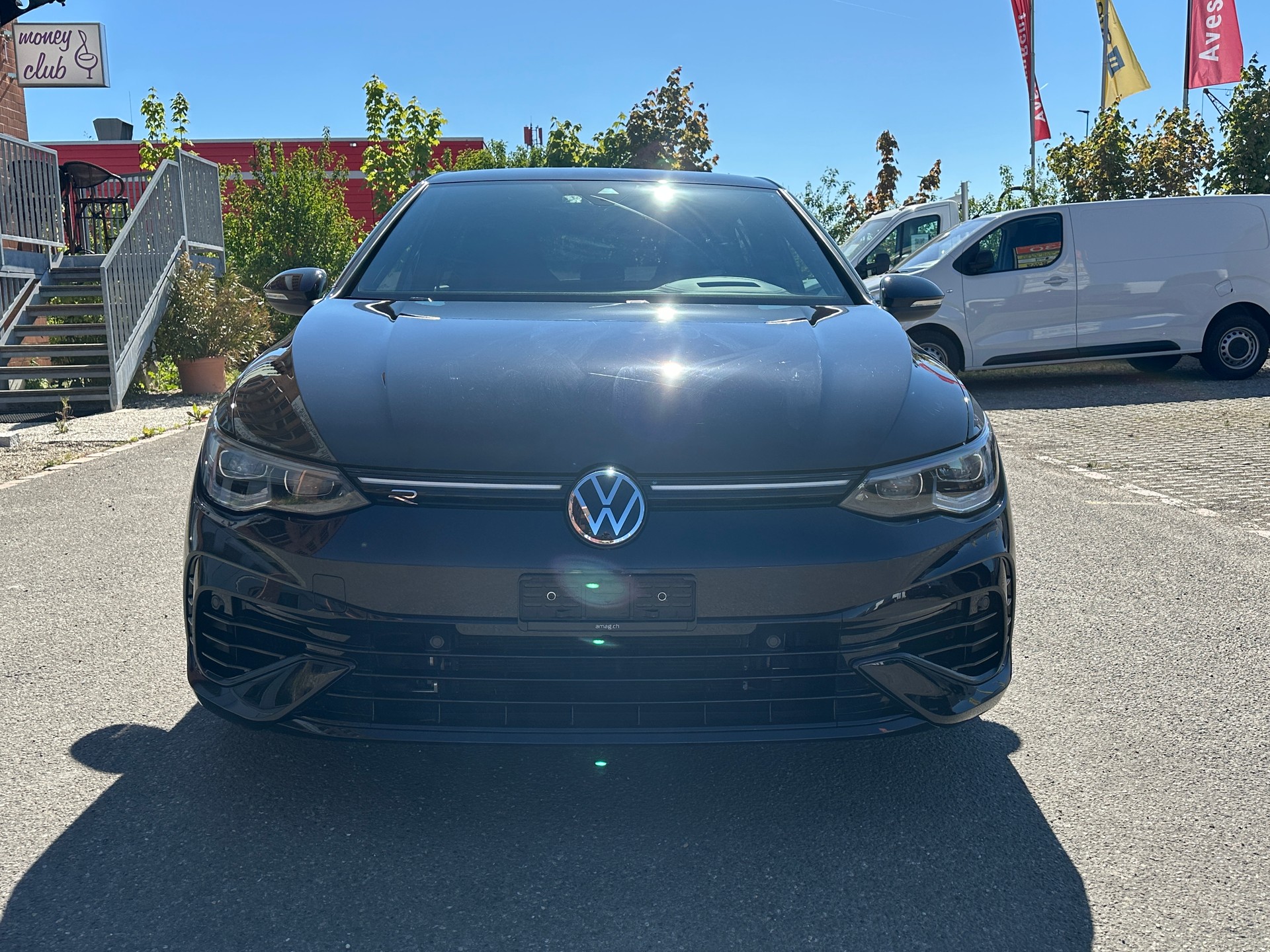 VW Golf 2.0 TSI R DSG 4Motion-image-1