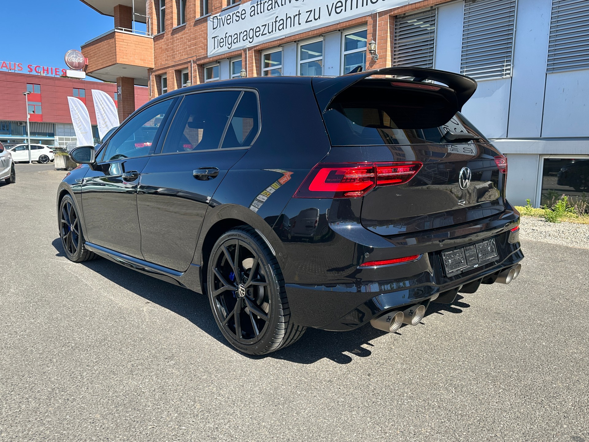 VW Golf 2.0 TSI R DSG 4Motion-image-4