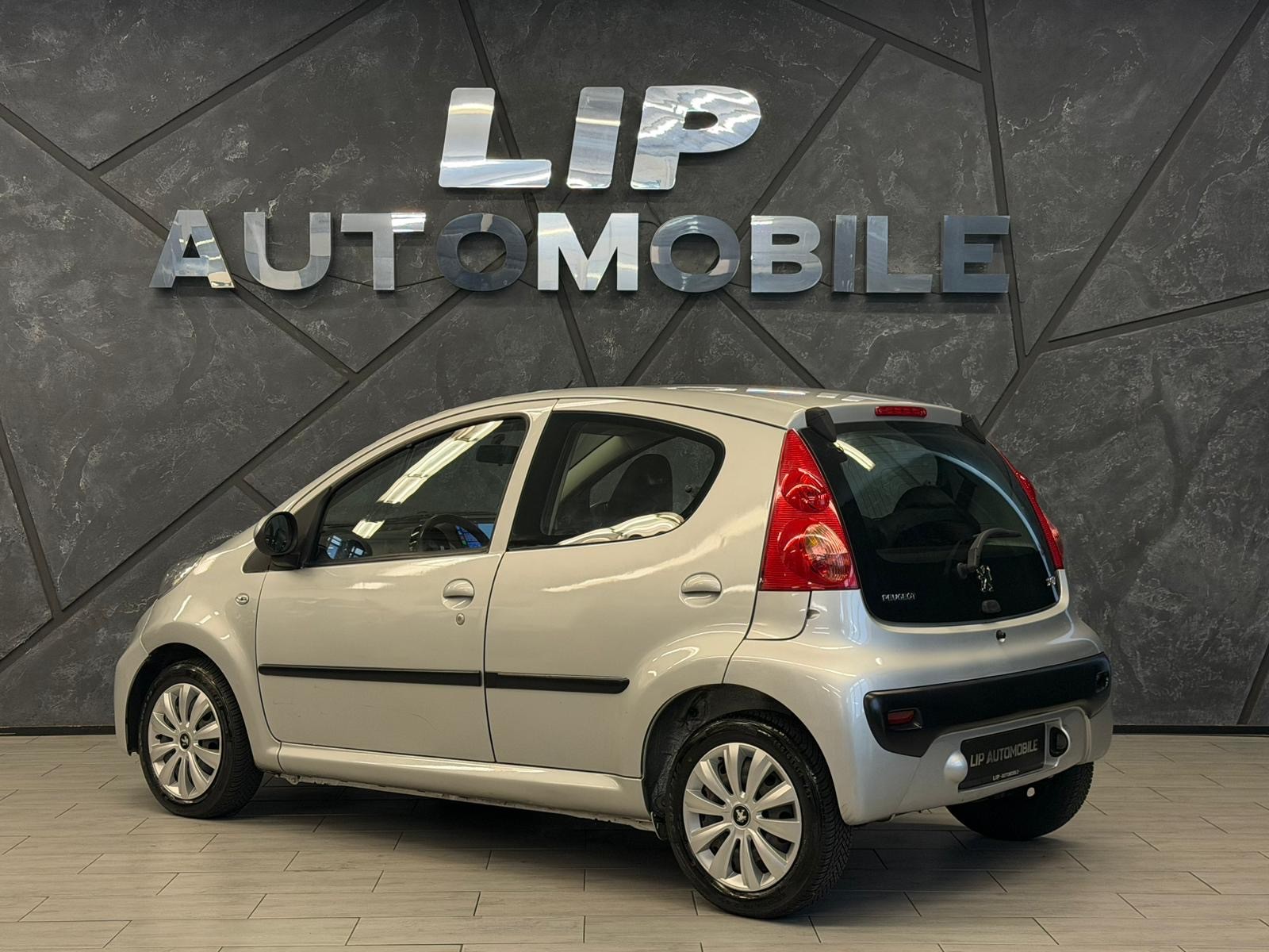 PEUGEOT 107 1.0 Trendy-image-7