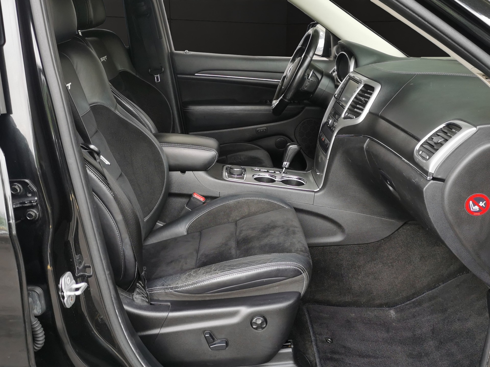 JEEP Grand Cherokee 6.4 SRT8 Automatic-image-15