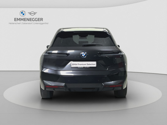 BMW iX xDrive40 Launch Ed.-image-3