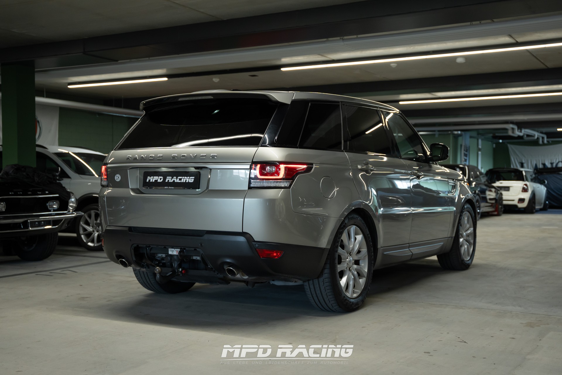 LAND ROVER Range Rover Sport 3.0 SDV6 HSE Dynamic Automatic-showroom-element-3