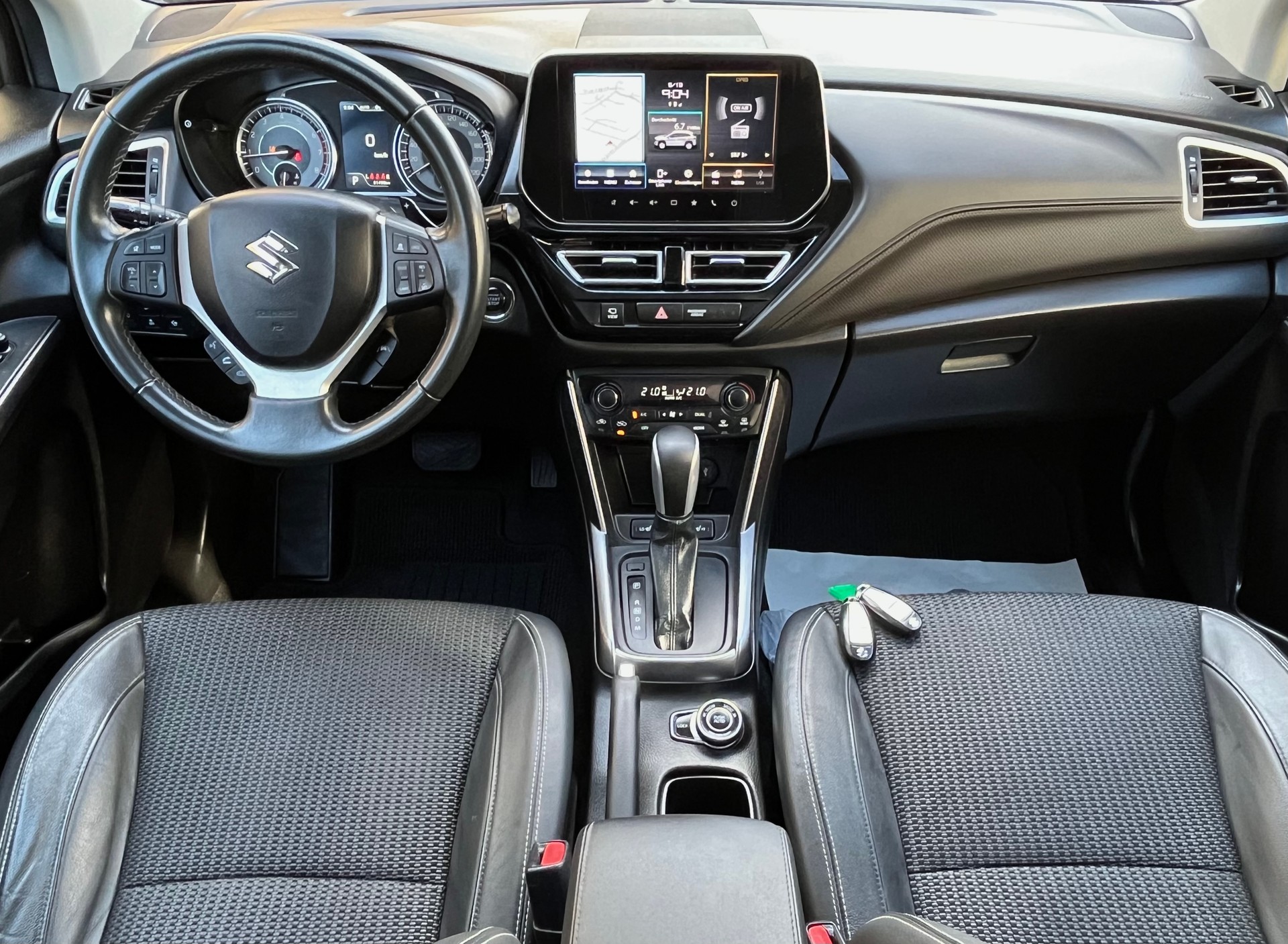 SUZUKI SX4 S-Cross 1.4 16V Compact Top Hybrid 4WD Automatic-image-7