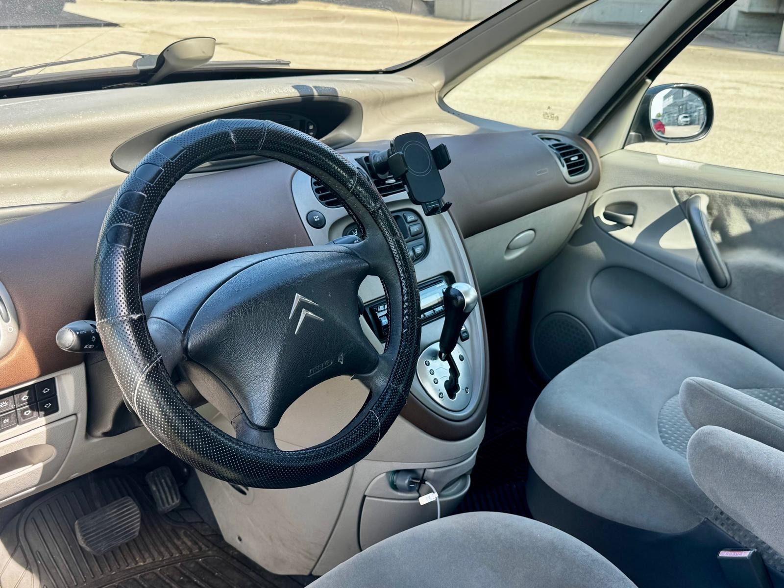 CITROEN Xsara Picasso 2.0i 16V Exclusive Automatic-showroom-element-3