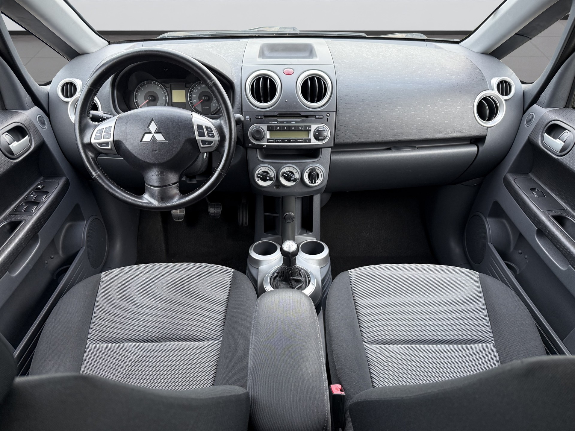 MITSUBISHI Colt 1.3 16V Jubilé (35) ClearTec-image-11