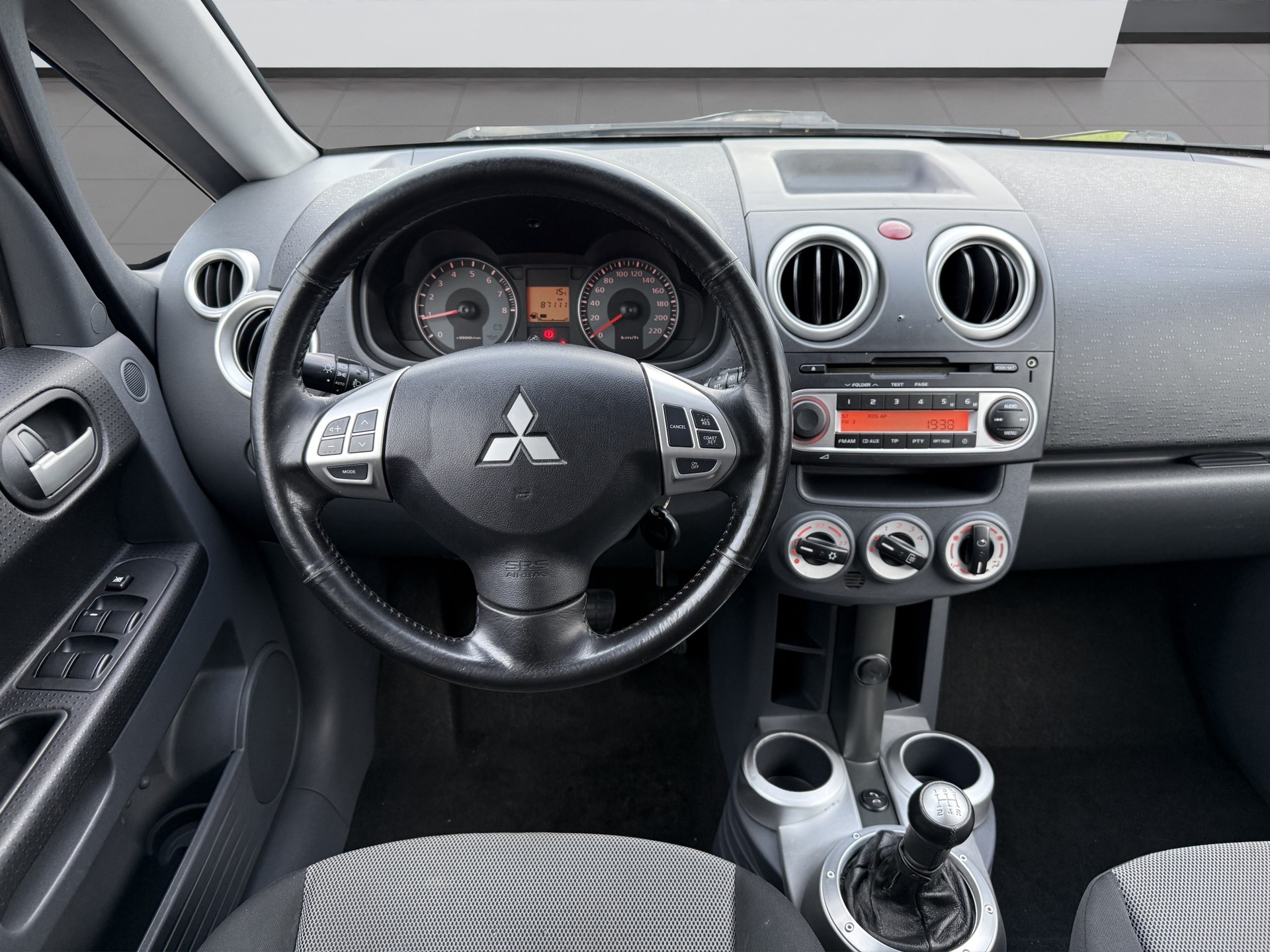 MITSUBISHI Colt 1.3 16V Jubilé (35) ClearTec-image-12