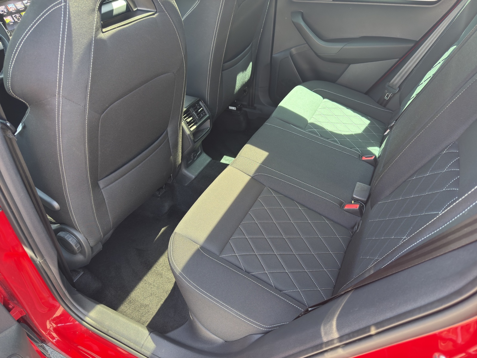 SKODA Karoq 2.0 TDI CR Sport Line 4x4 DSG-image-11