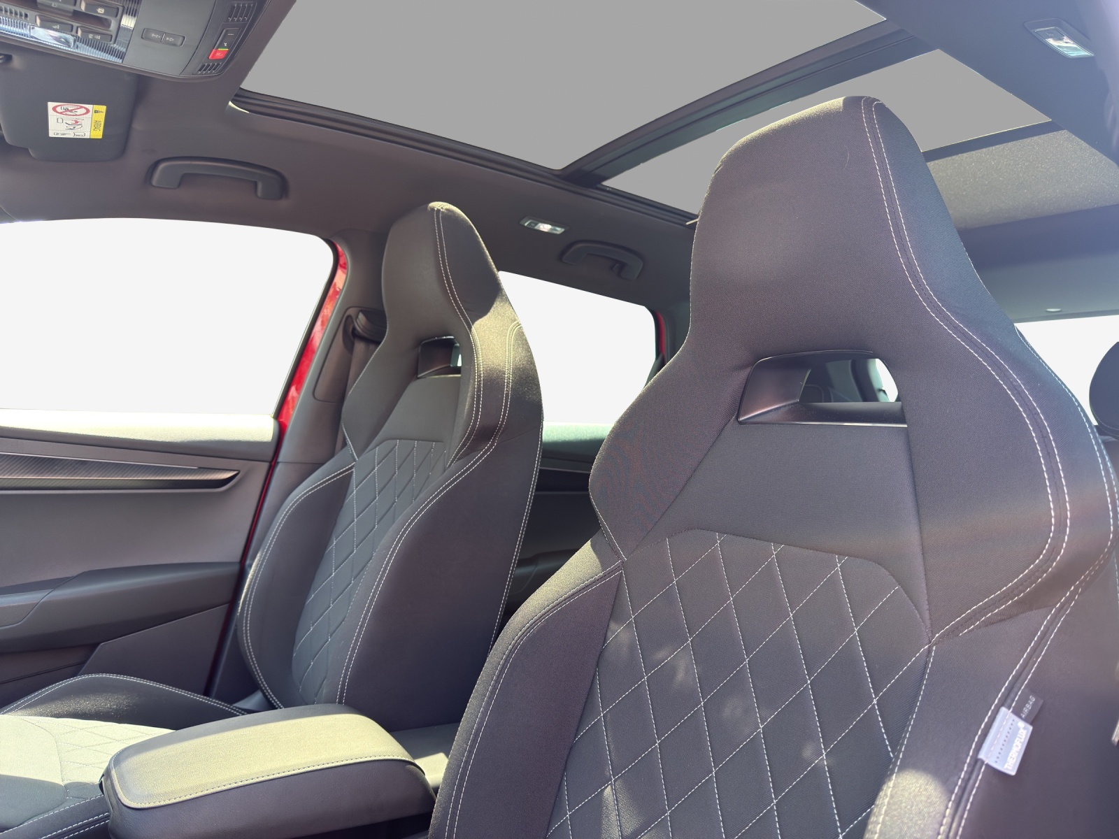 SKODA Karoq 2.0 TDI CR Sport Line 4x4 DSG-image-14