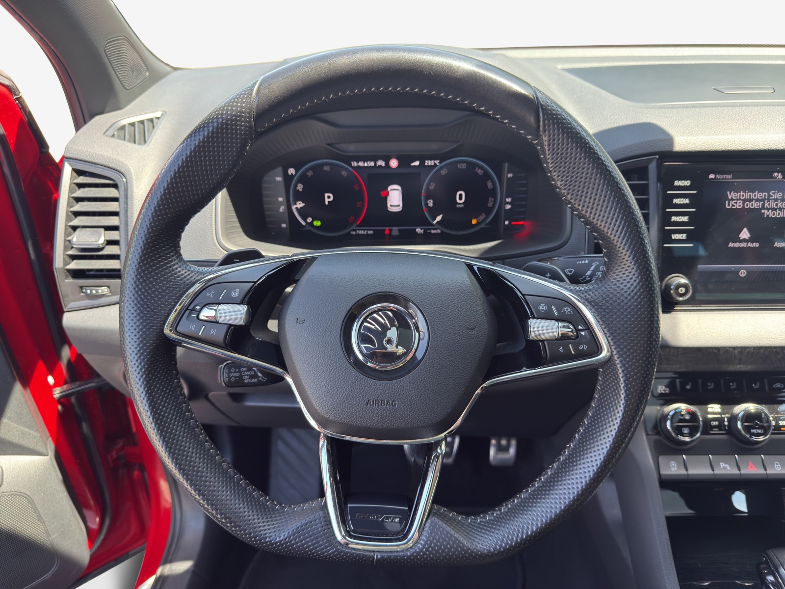 SKODA Karoq 2.0 TDI CR Sport Line 4x4 DSG-image-9