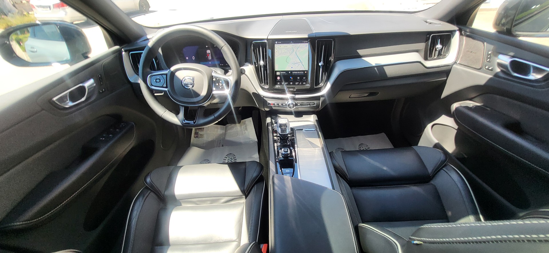 VOLVO XC60 B4 Diesel Mild Hybrid AWD Ultimate Dark Geartronic-image-3
