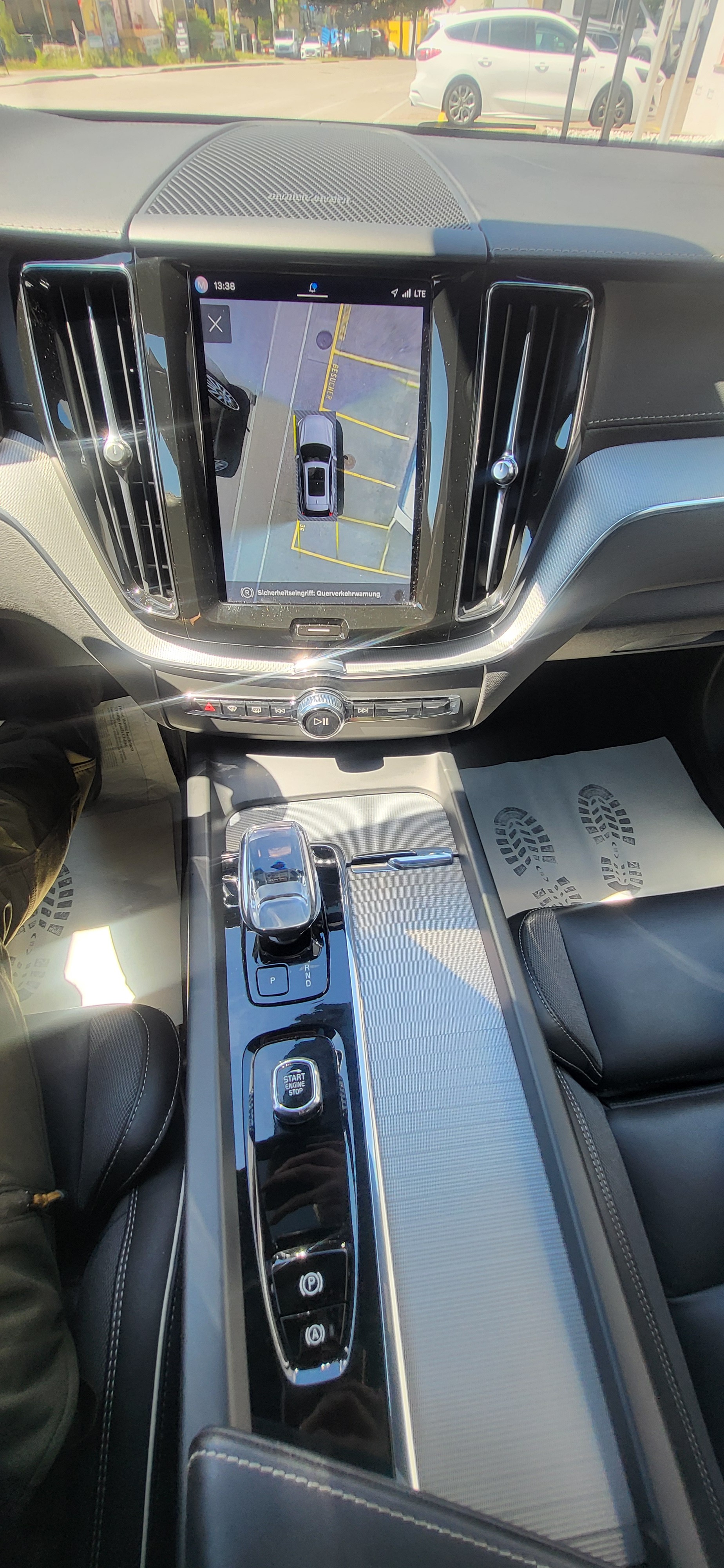 VOLVO XC60 B4 Diesel Mild Hybrid AWD Ultimate Dark Geartronic-image-16