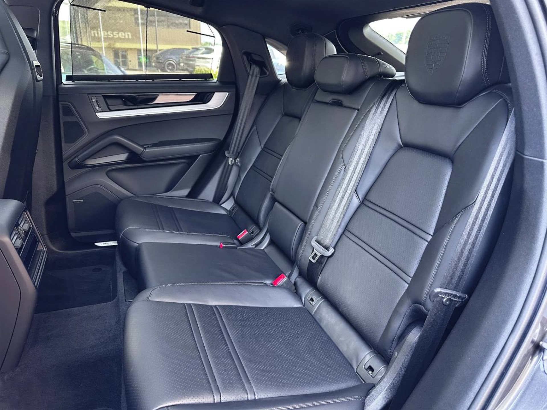 PORSCHE Cayenne E-Hybrid Coupé-image-26