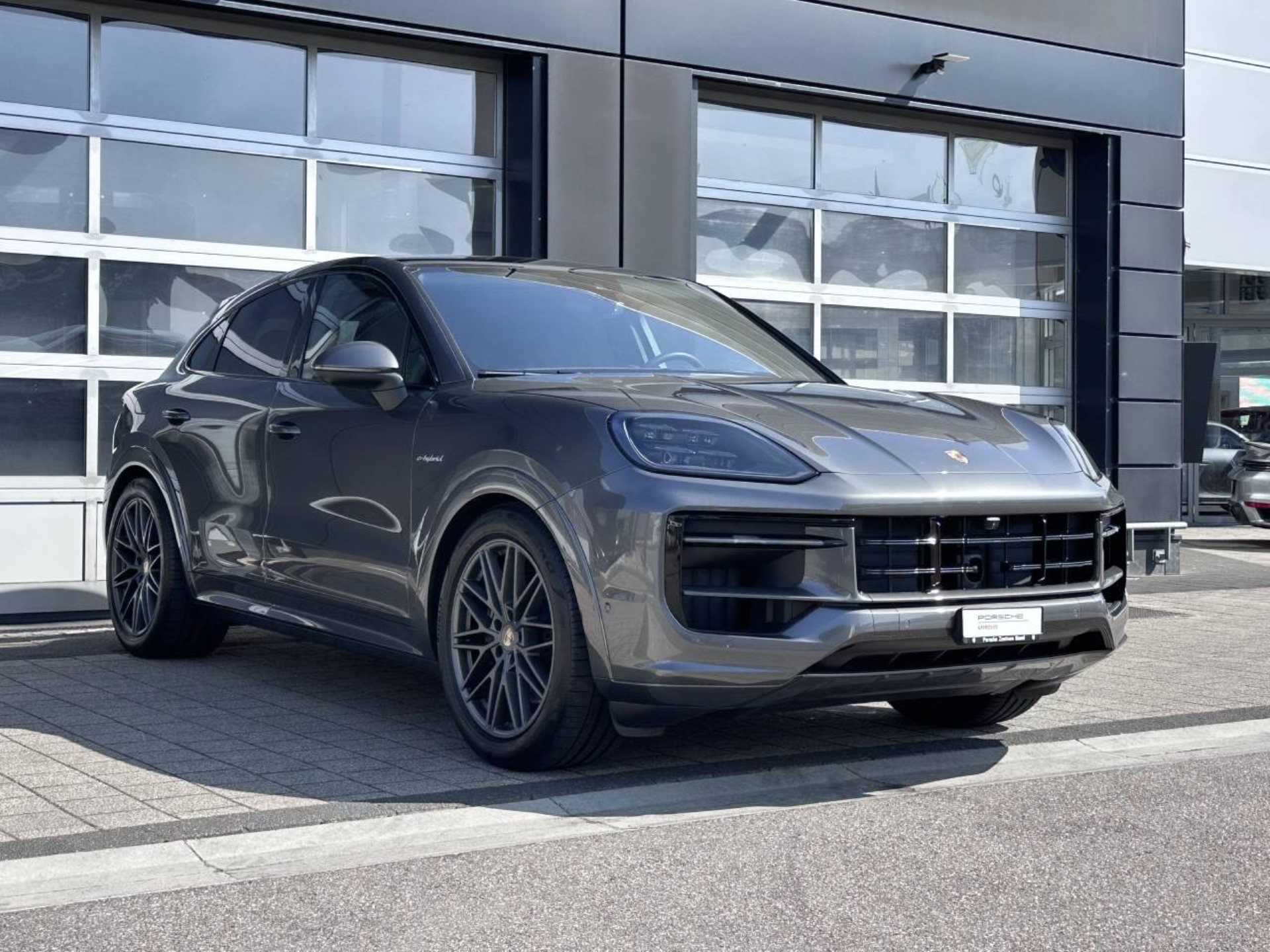 PORSCHE Cayenne E-Hybrid Coupé-image-9