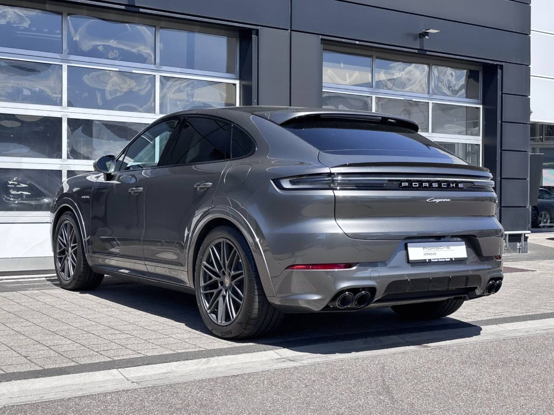 PORSCHE Cayenne E-Hybrid Coupé-image-11