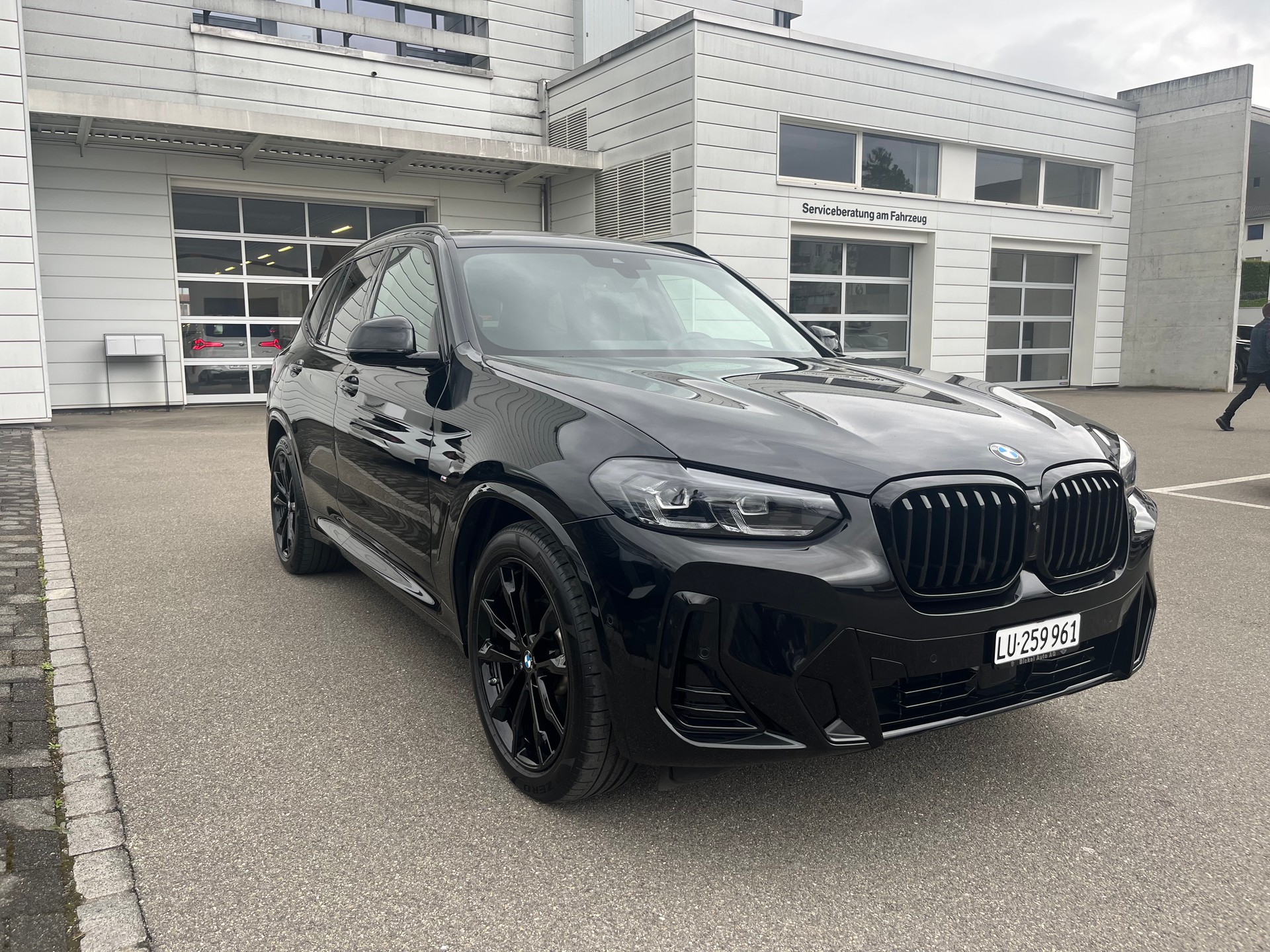 BMW 30d xDrive-image-0