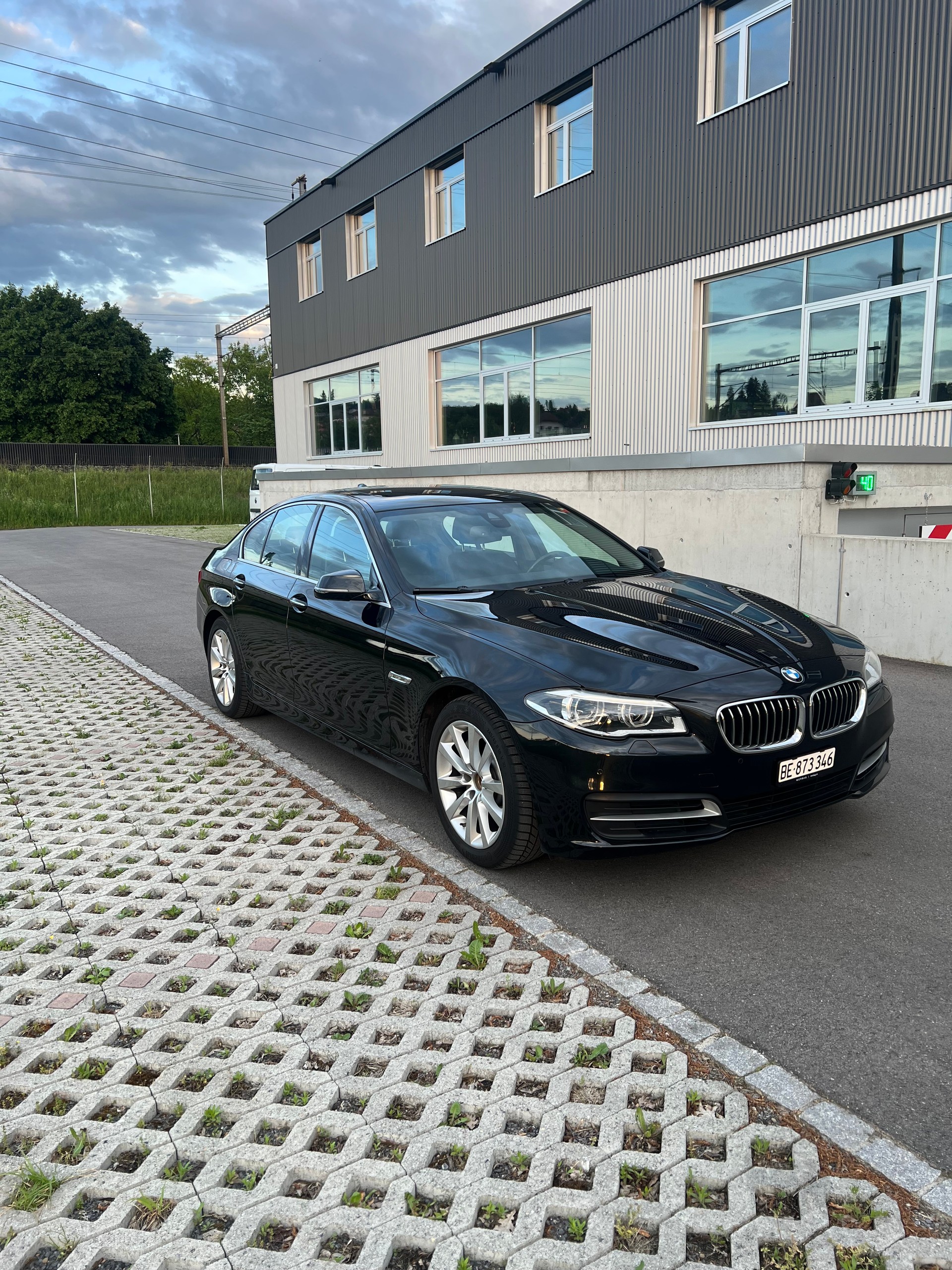 BMW 525d xDrive-image-3