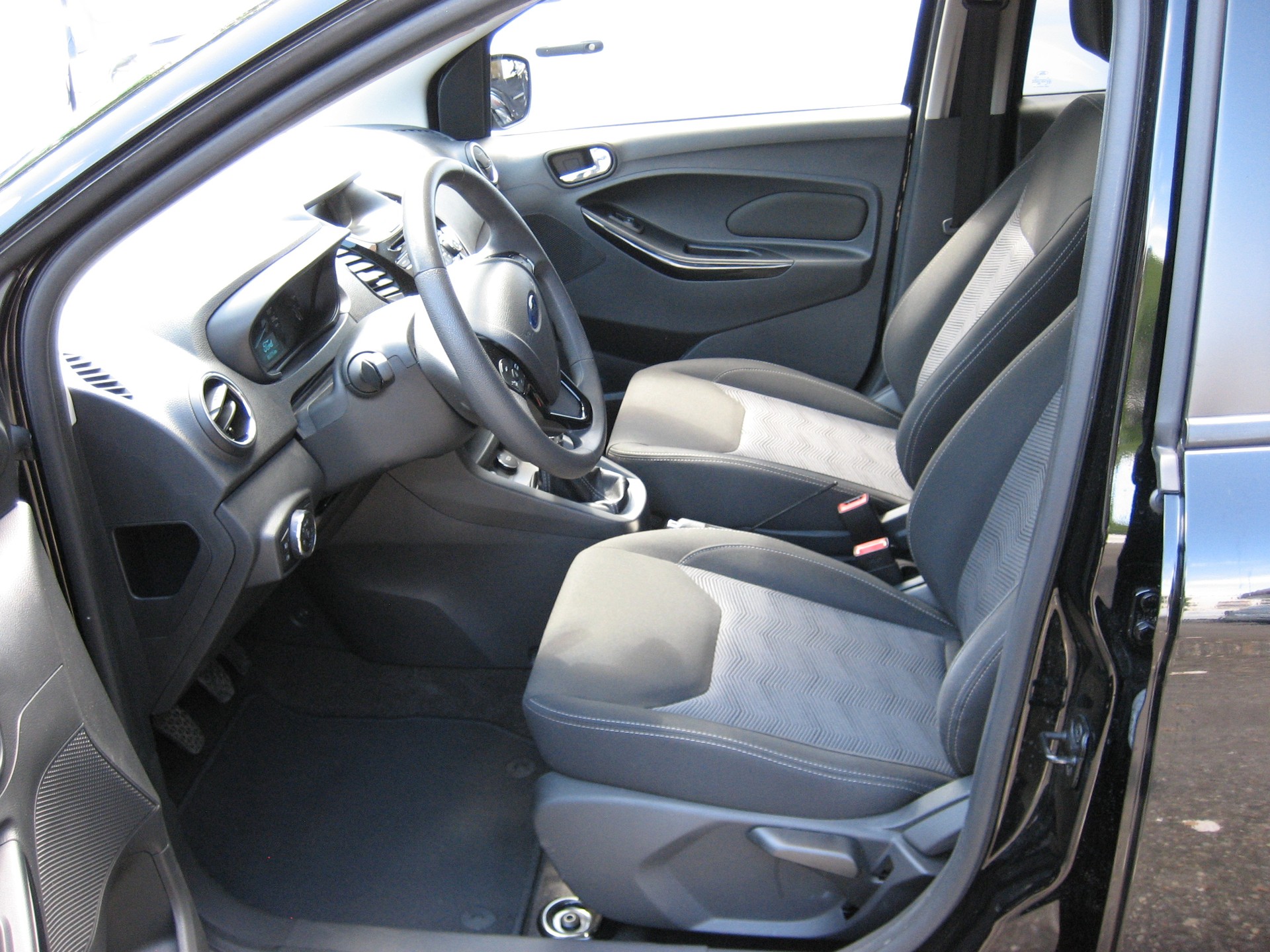 FORD KA+ 1.2 Ti-VCT Black Edition-image-5