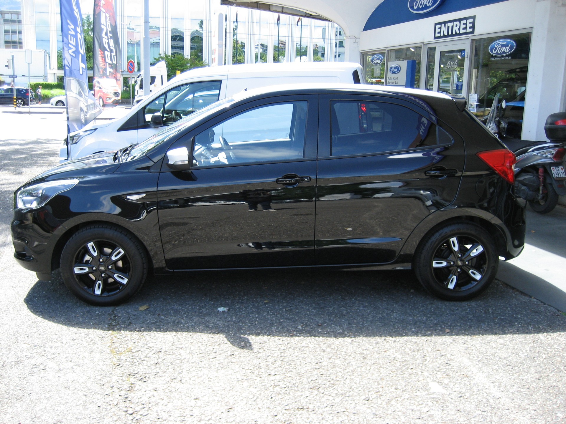 FORD KA+ 1.2 Ti-VCT Black Edition-image-1