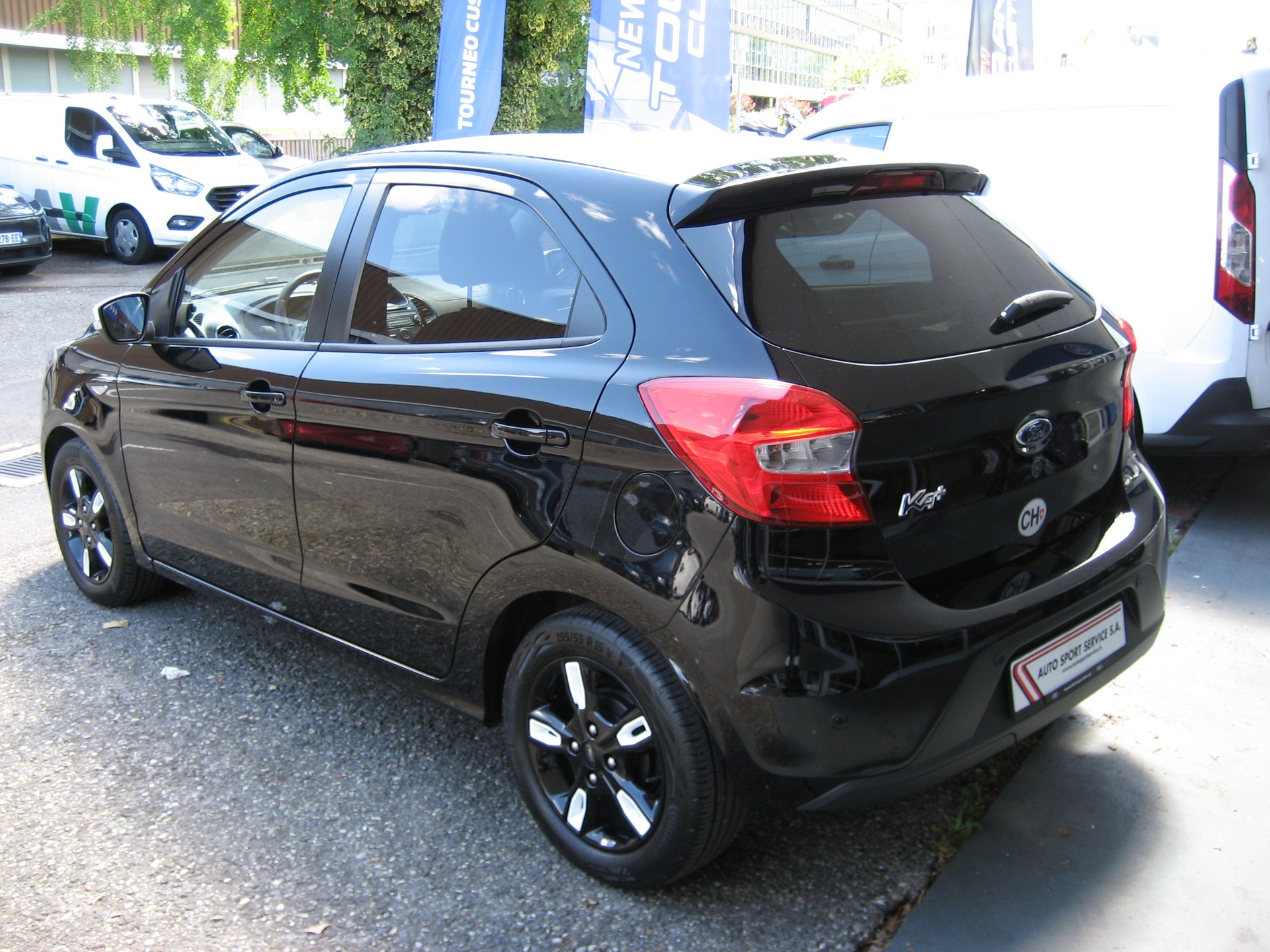 FORD KA+ 1.2 Ti-VCT Black Edition-image-2