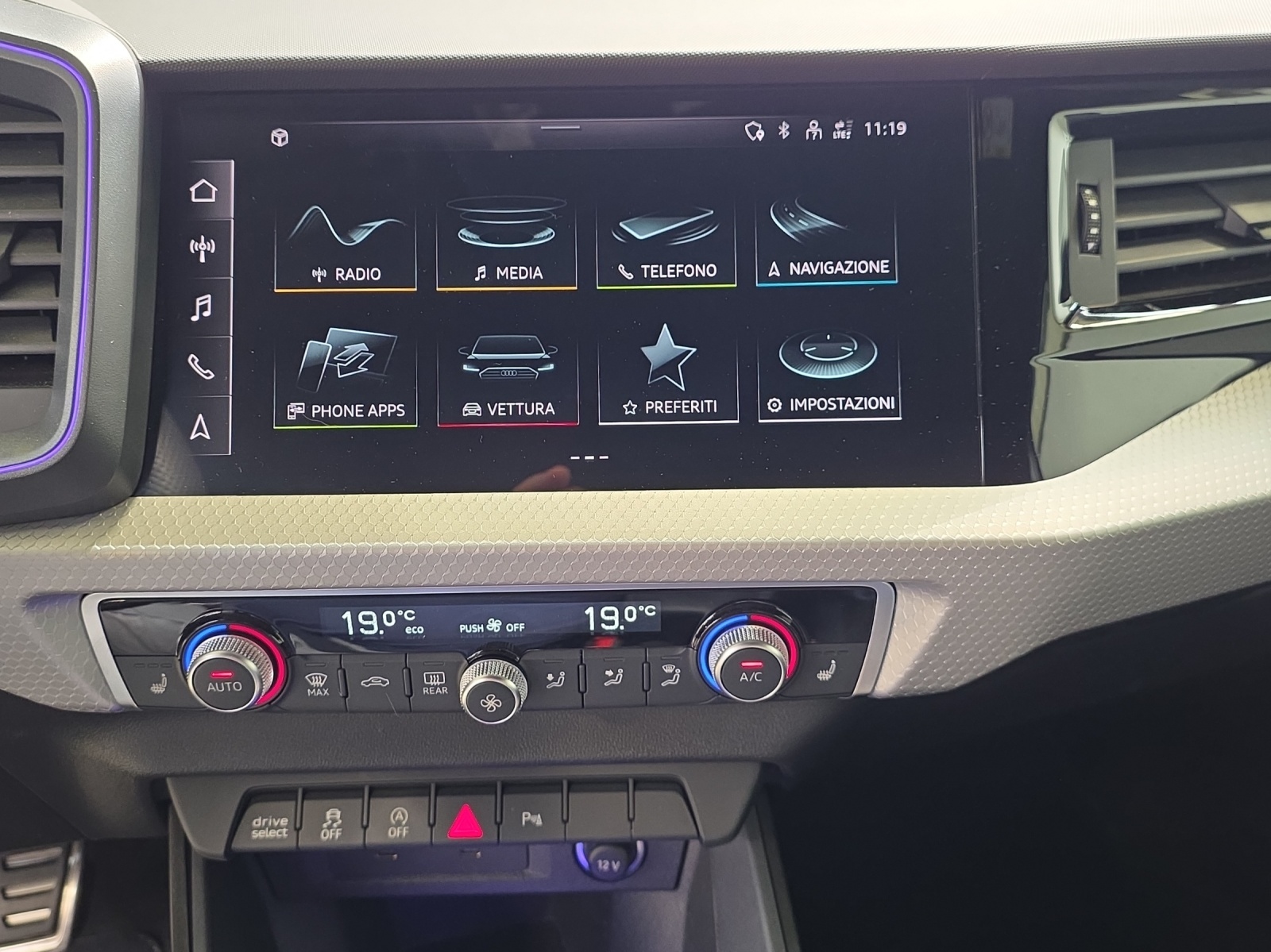 AUDI A1 Sportback 30 TFSI S Line Attraction S-tronic-image-10