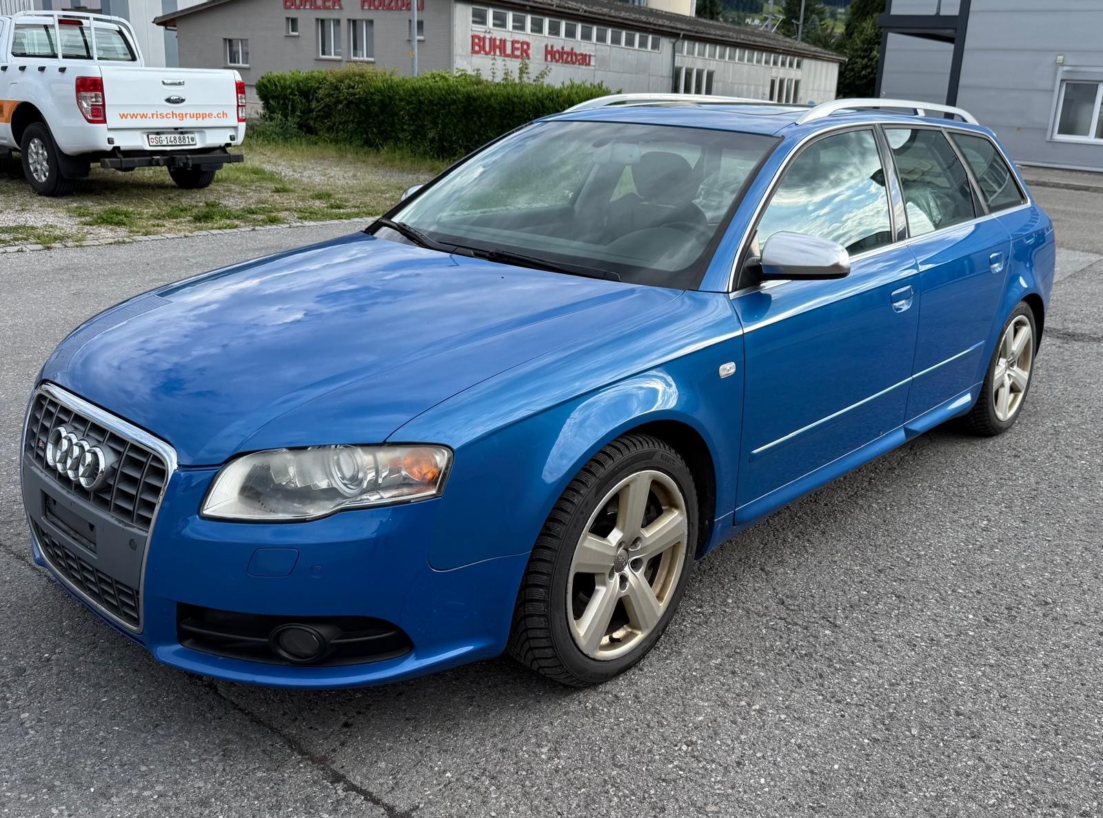 AUDI S4 Avant 4.2 V8 quattro-image-0