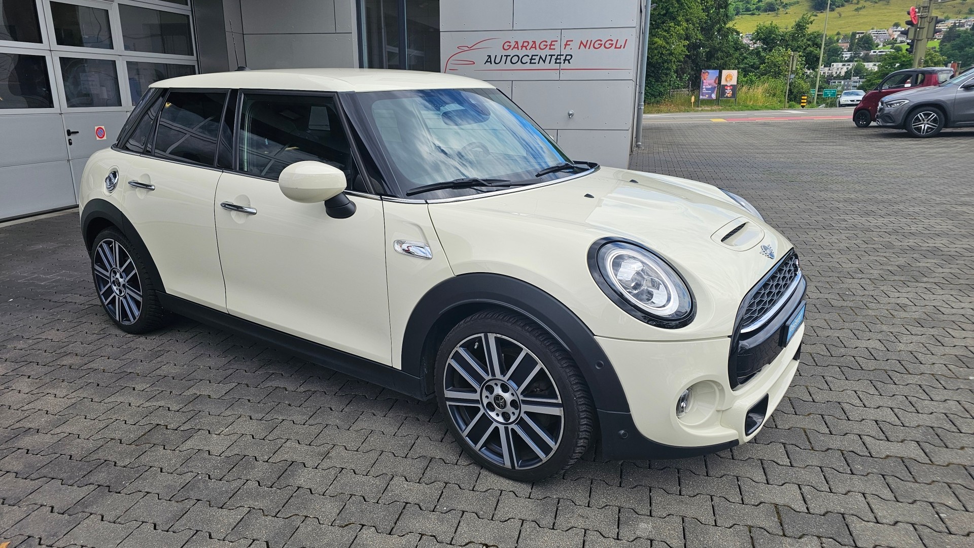 MINI Cooper S Trafalgar Edition Steptronic DKG-image-1