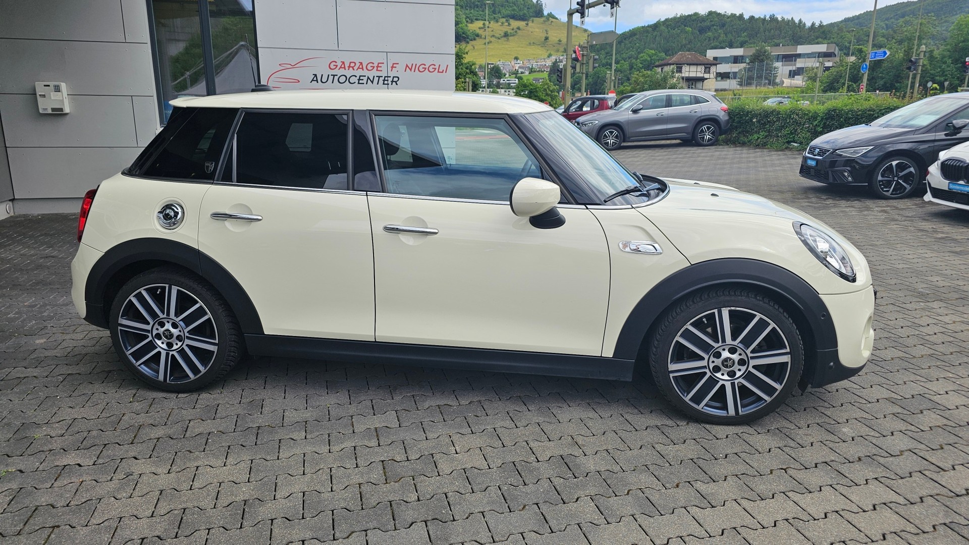 MINI Cooper S Trafalgar Edition Steptronic DKG-image-3