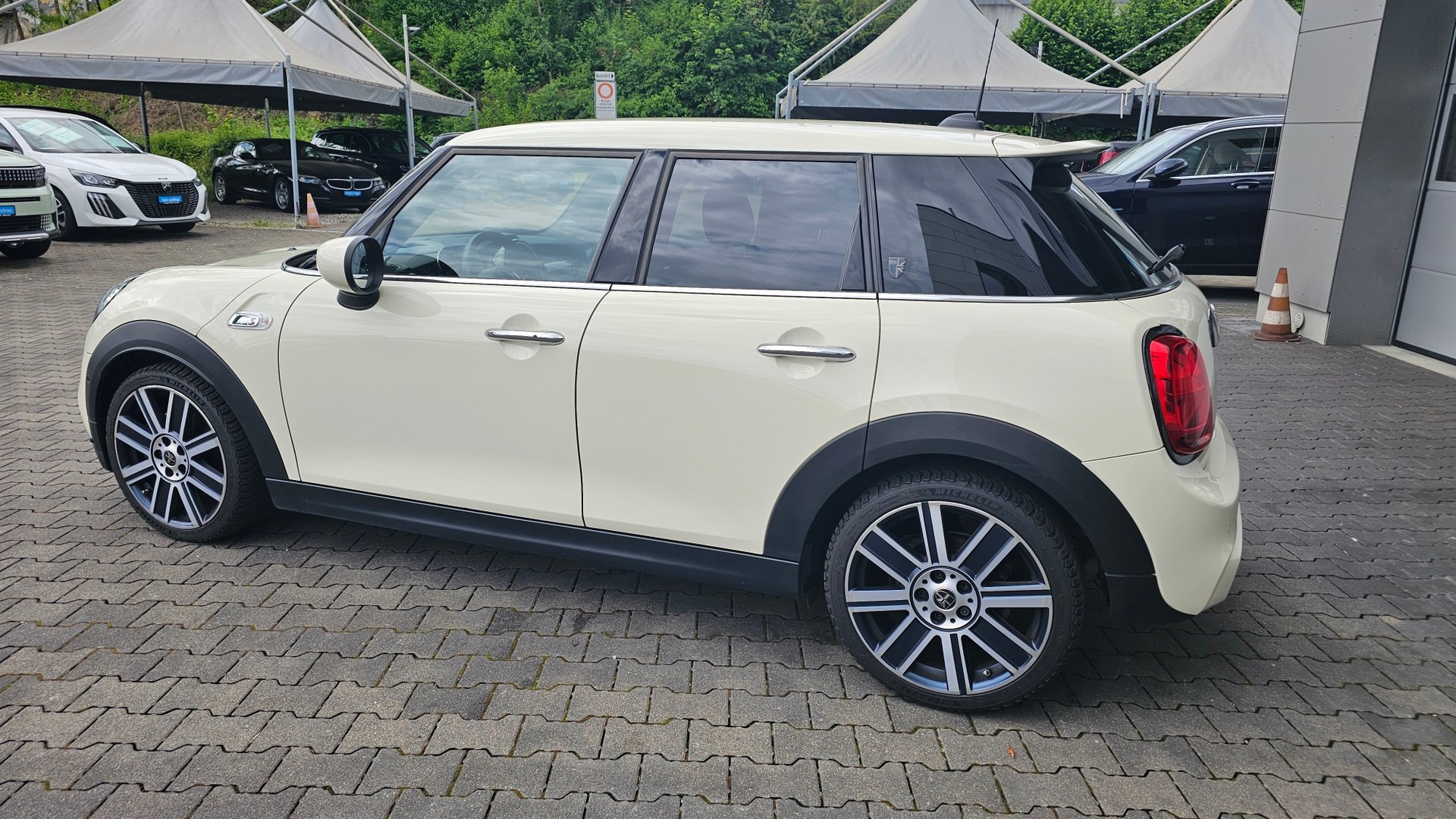 MINI Cooper S Trafalgar Edition Steptronic DKG-image-12