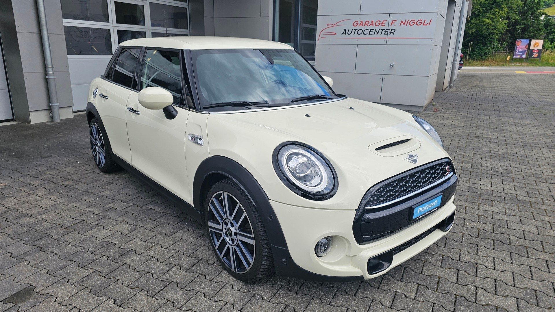 MINI Cooper S Trafalgar Edition Steptronic DKG-image-0