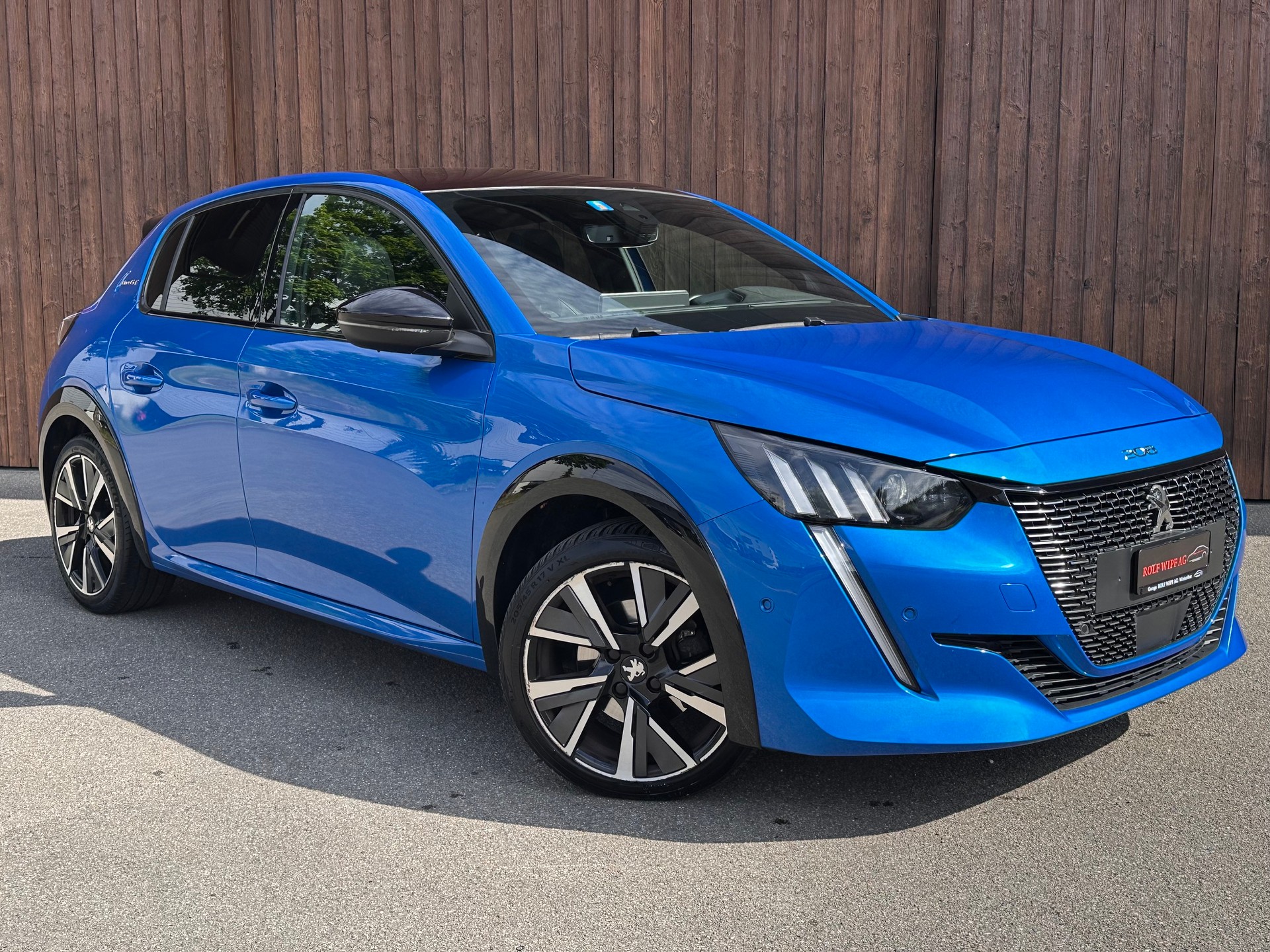 PEUGEOT 208 1.2 PureTech GT Line EAT8-image-0