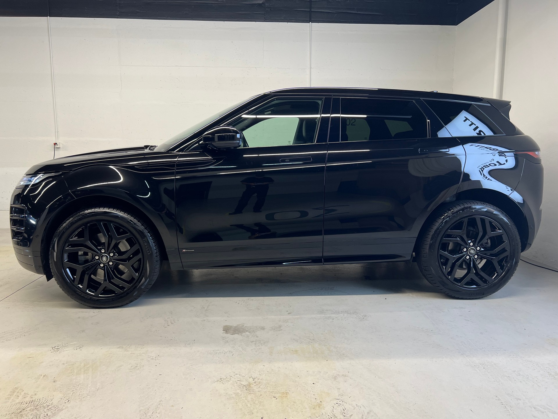 LAND ROVER Range Rover Evoque 2.0 T R-Dynamic SE-image-7