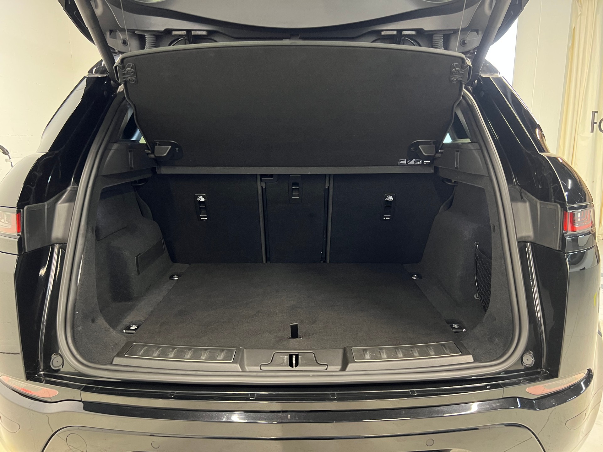 LAND ROVER Range Rover Evoque 2.0 T R-Dynamic SE-image-11