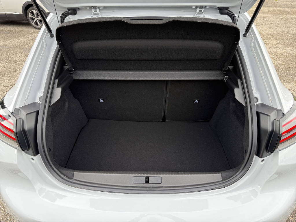 PEUGEOT 208 Hybrid 110 e-DCS6 Allure-image-12