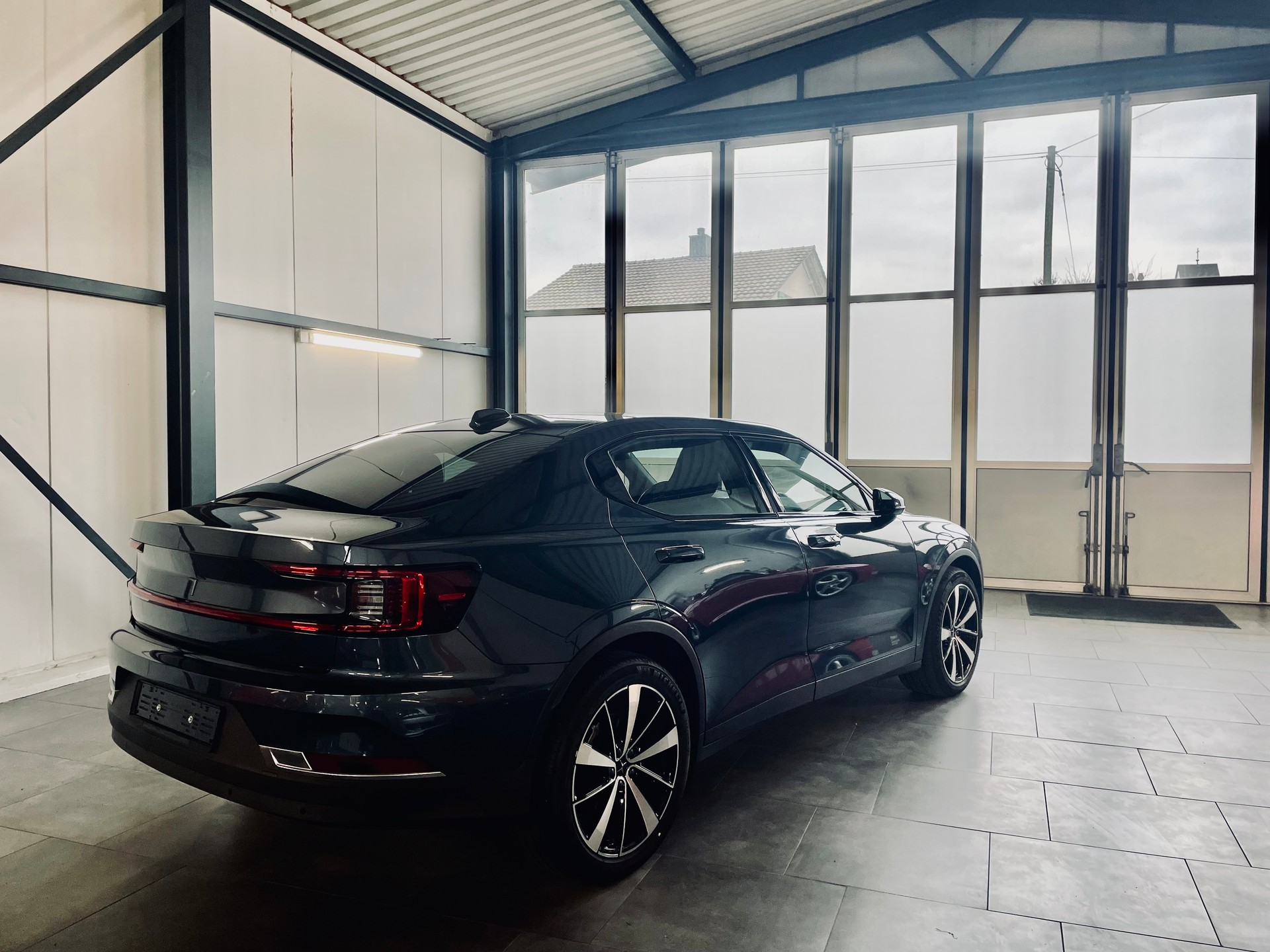 POLESTAR Polestar 2 Long Range Dual 78kWh MY23 Swiss Edition-image-3