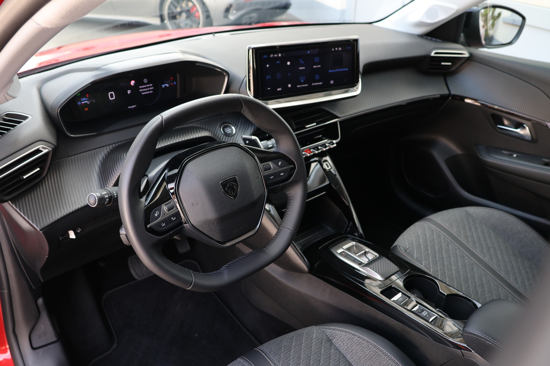 PEUGEOT 208 1.2 PureTech Allure EAT8 (CH)-image-9