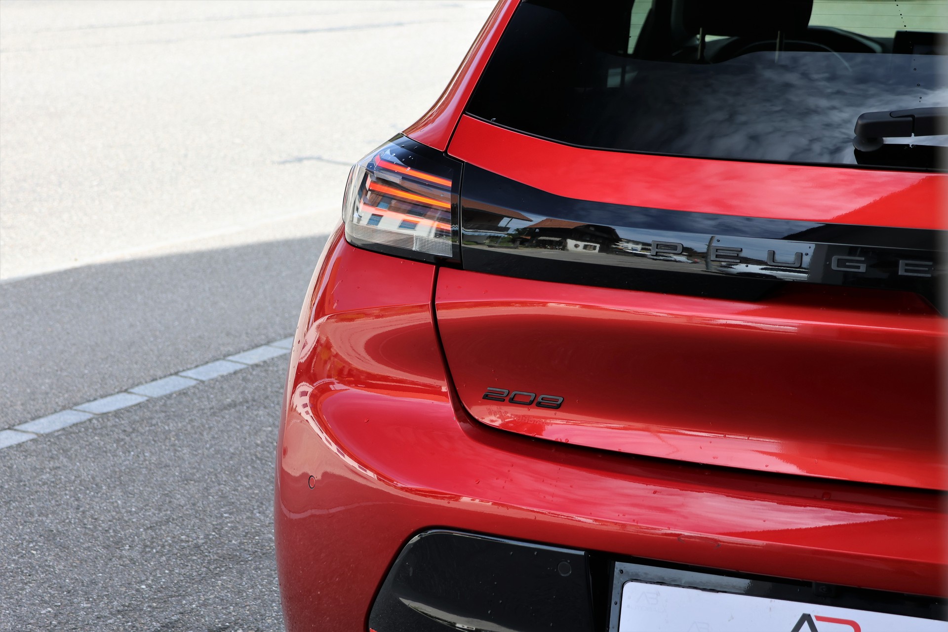 PEUGEOT 208 1.2 PureTech Allure EAT8 (CH)-image-5