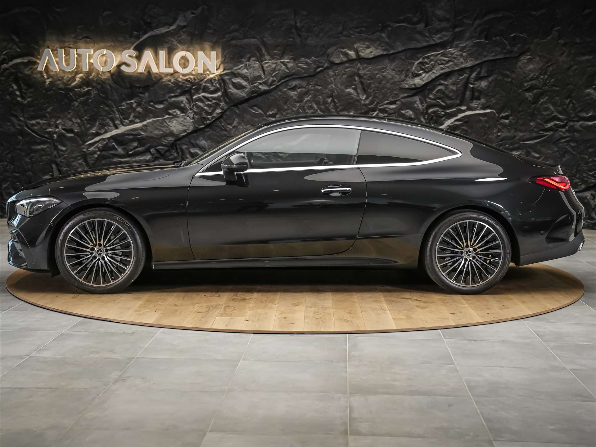 MERCEDES-BENZ CLE 200 Coupé AMG Line 9G-Tronic *Werksgarantie*Abstandsregler*El. Sitze mit Memory*-image-2