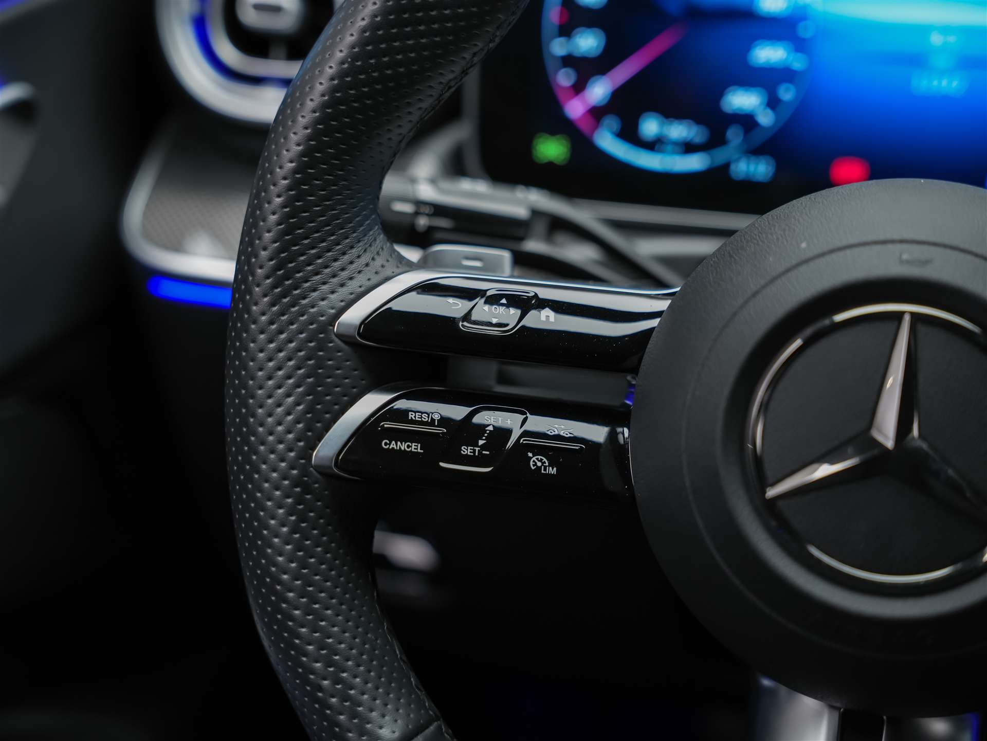 MERCEDES-BENZ CLE 200 Coupé AMG Line 9G-Tronic *Werksgarantie*Abstandsregler*El. Sitze mit Memory*-image-25