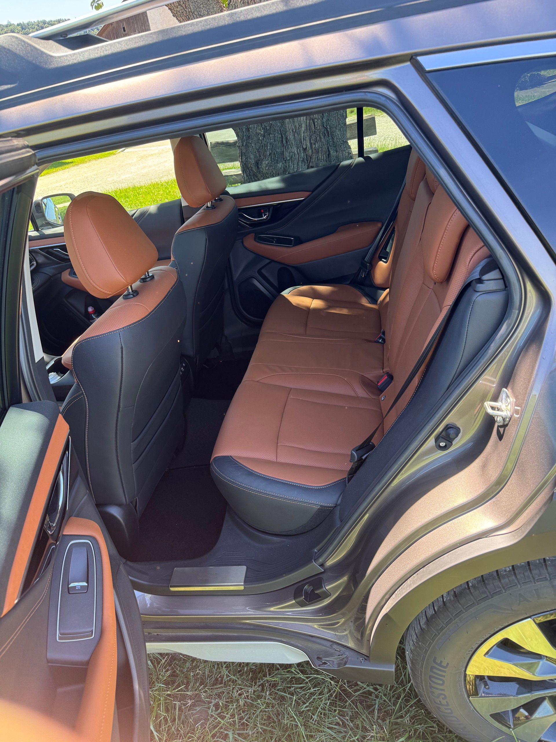 SUBARU 2.5i Luxury-image-3