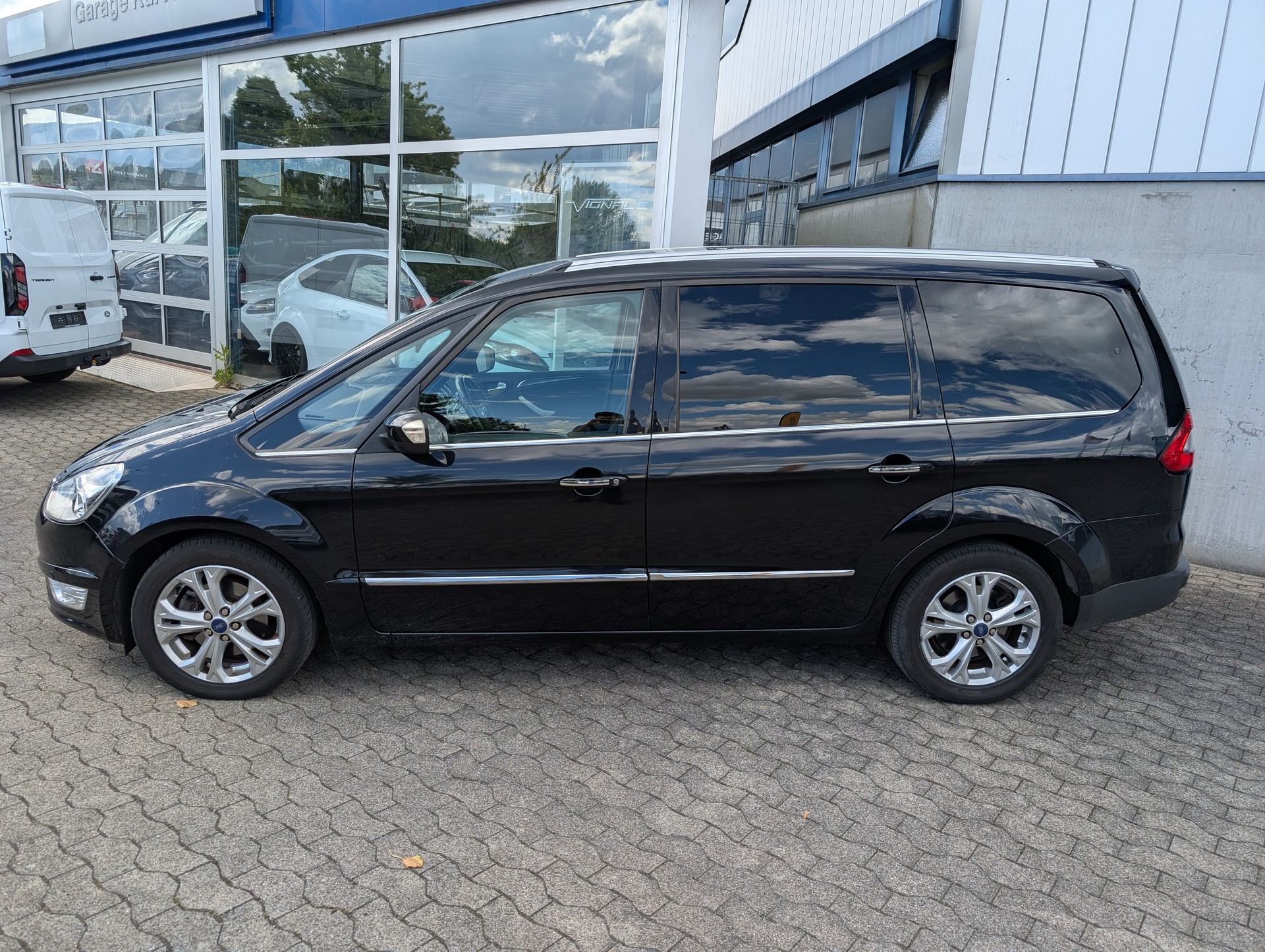 FORD Galaxy 2.0 SCTi Titanium PowerShift-image-5