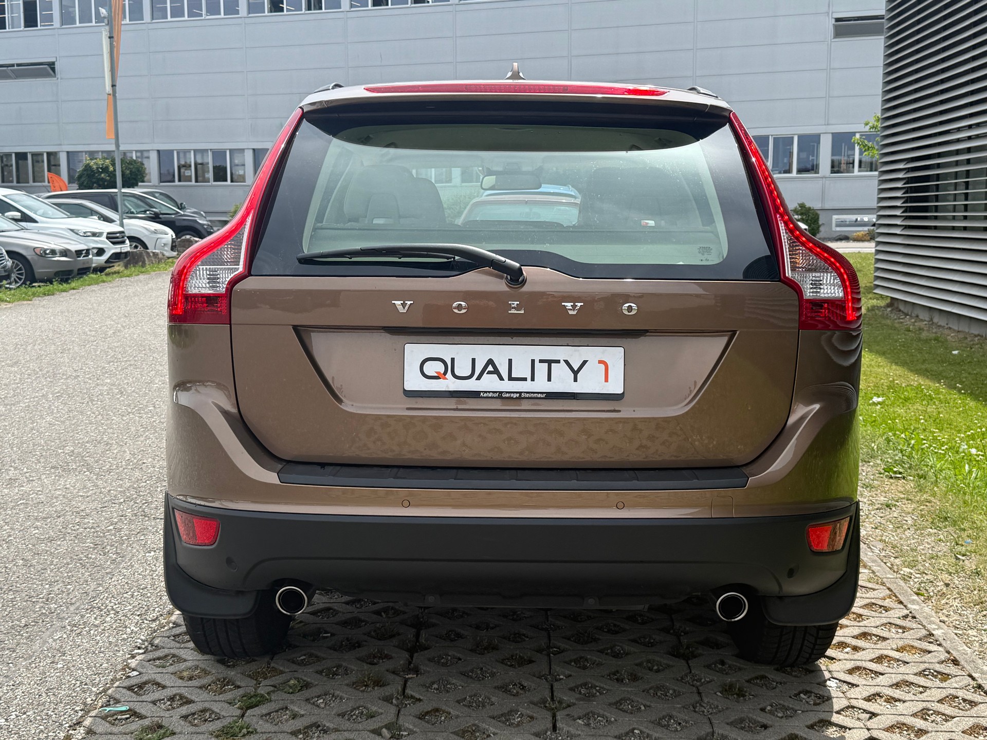 VOLVO XC60 D5 AWD Momentum Geartronic-image-2