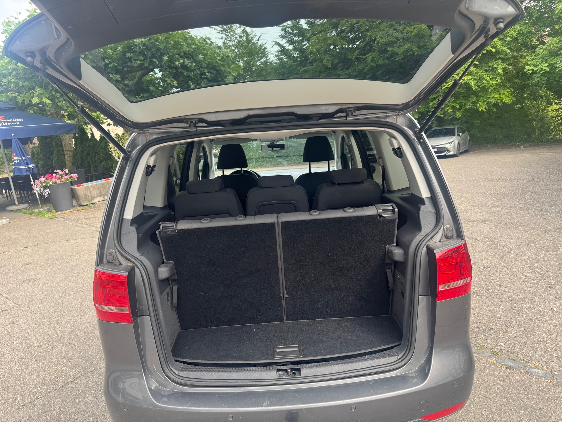 VW Touran 1.6 TDI Highline DSG-image-7