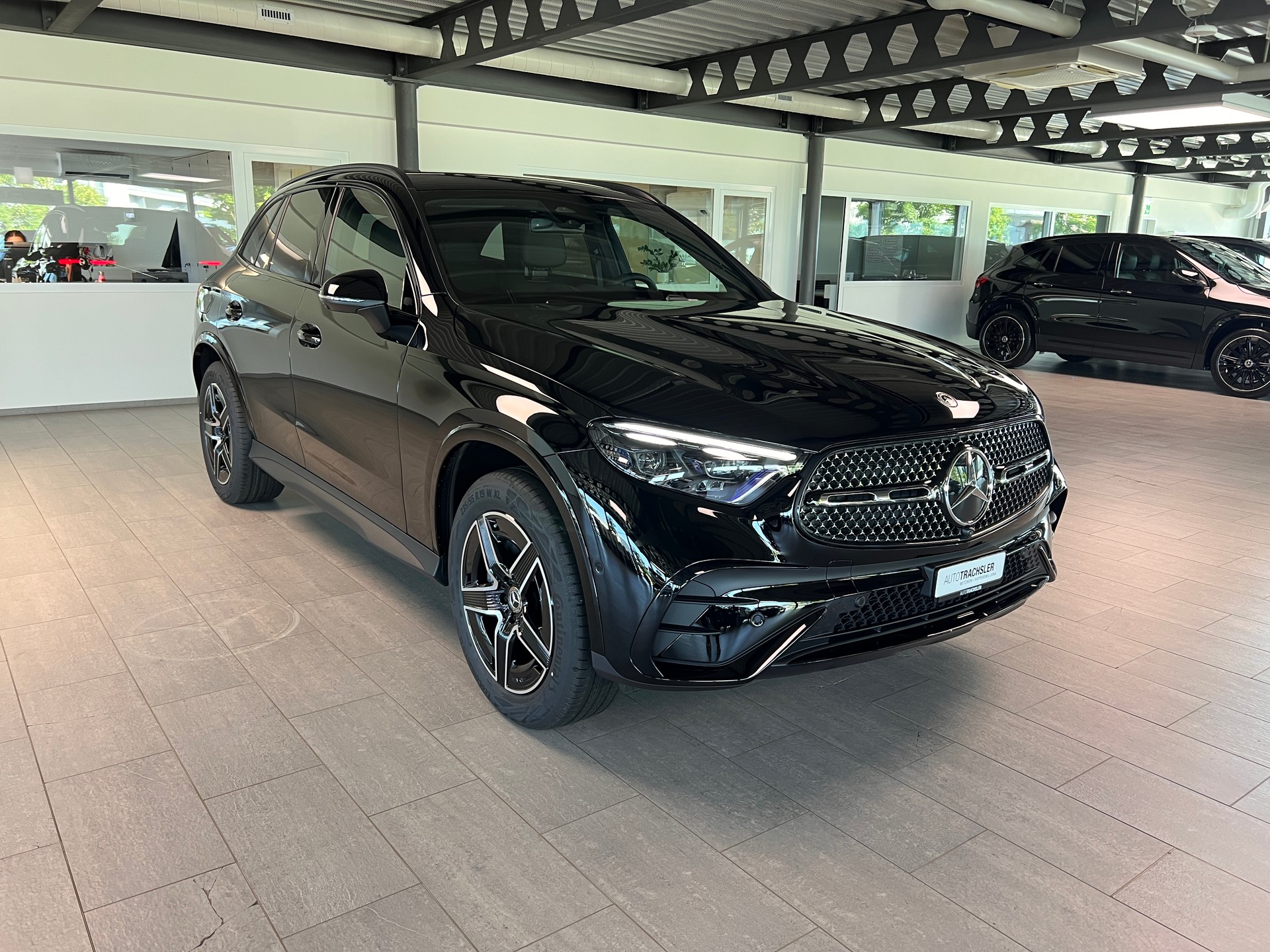MERCEDES-BENZ GLC 400 e 4Matic EQ Star 9G-Tronic-image-2