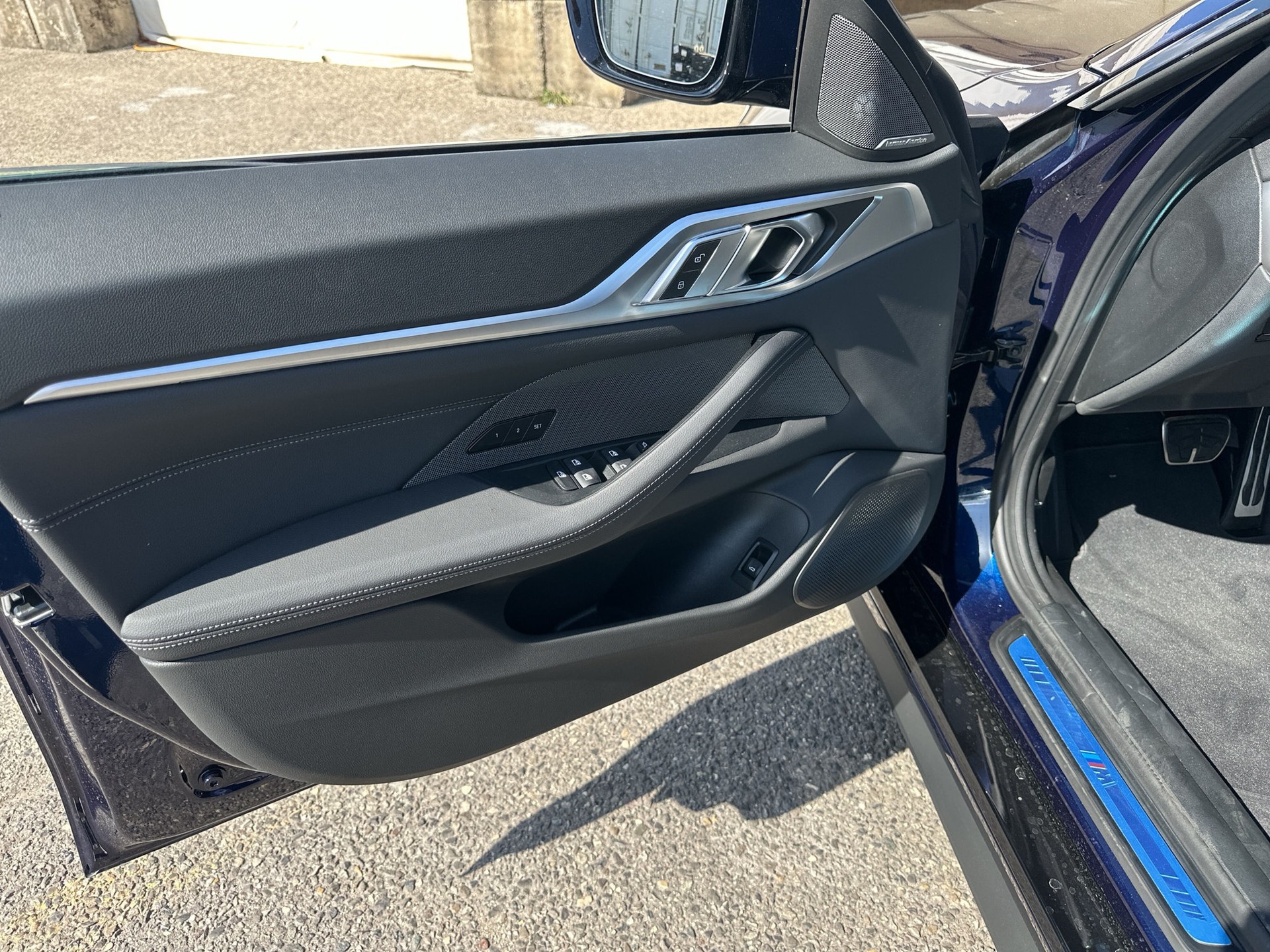 BMW i4 eDrive 40 M Sport Pro-image-16