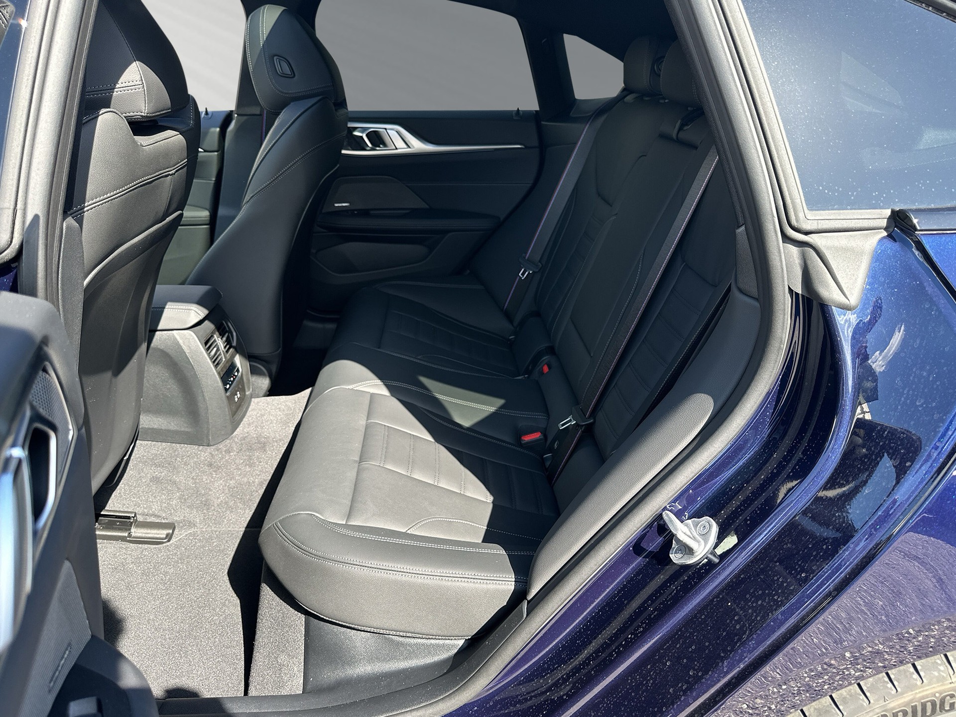 BMW i4 eDrive 40 M Sport Pro-image-6