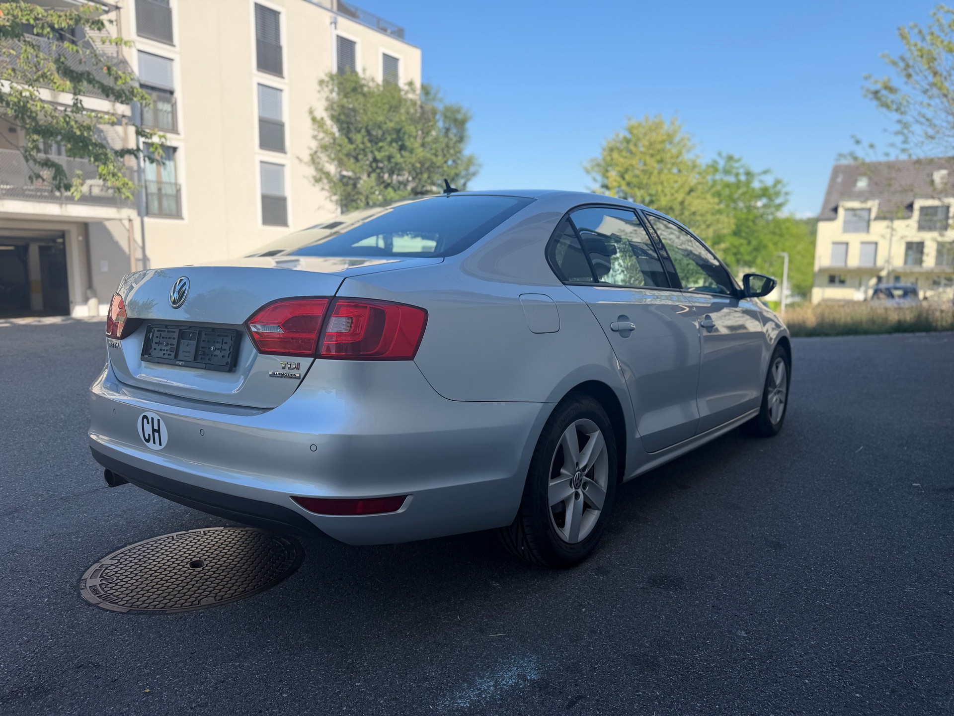 VW Jetta 1.6 TDI BlueMotion Technology Trendline DSG-image-4