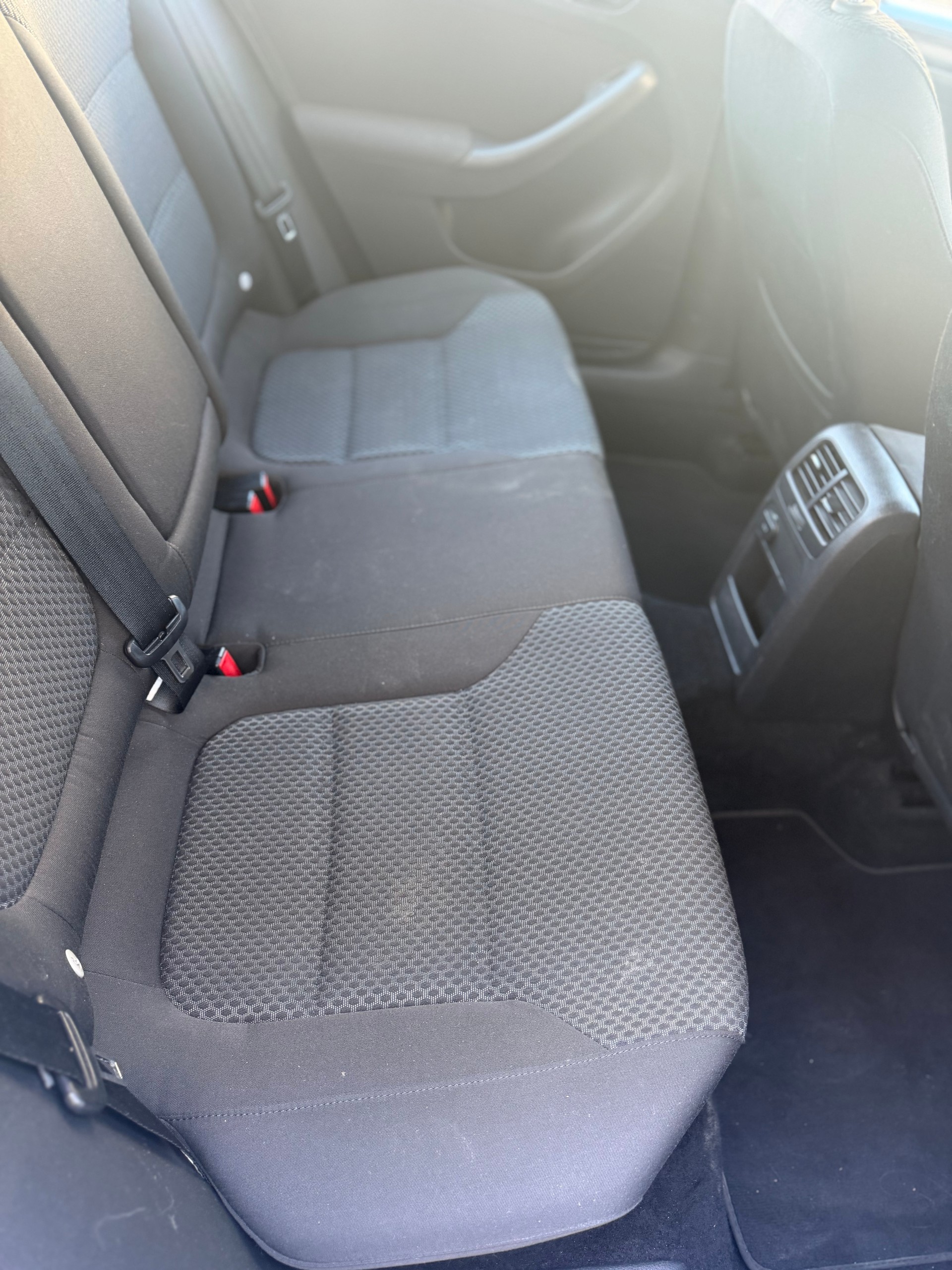 VW Jetta 1.6 TDI BlueMotion Technology Trendline DSG-image-7