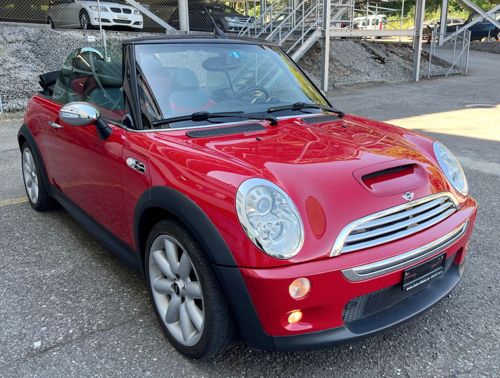 MINI Cooper S Cabriolet-image-1