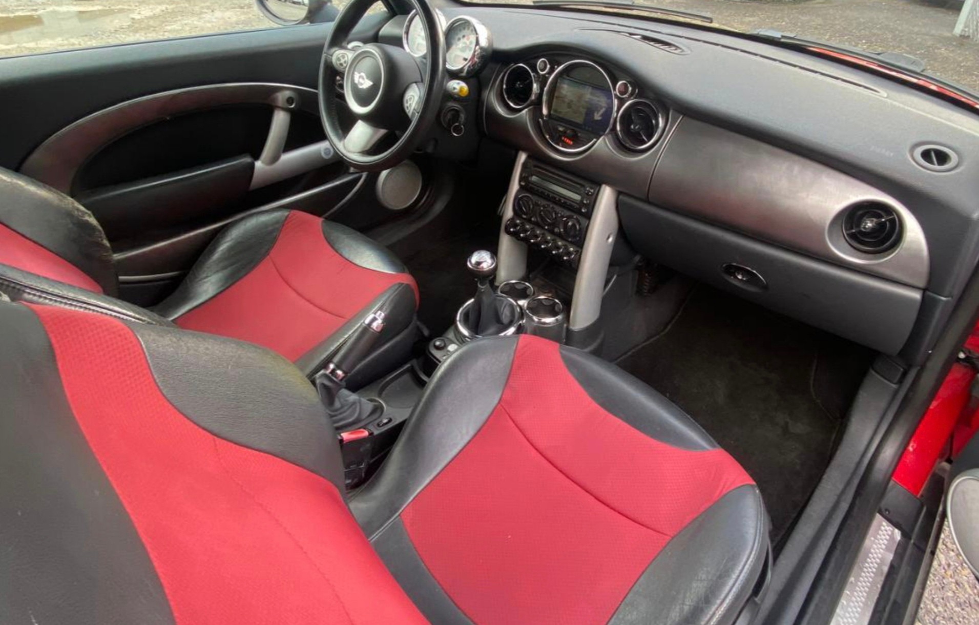 MINI Cooper S Cabriolet-image-9